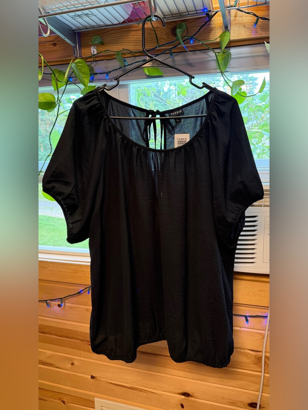 ♡ Torrid Seersucker Surplice Open-Back Top ♡
